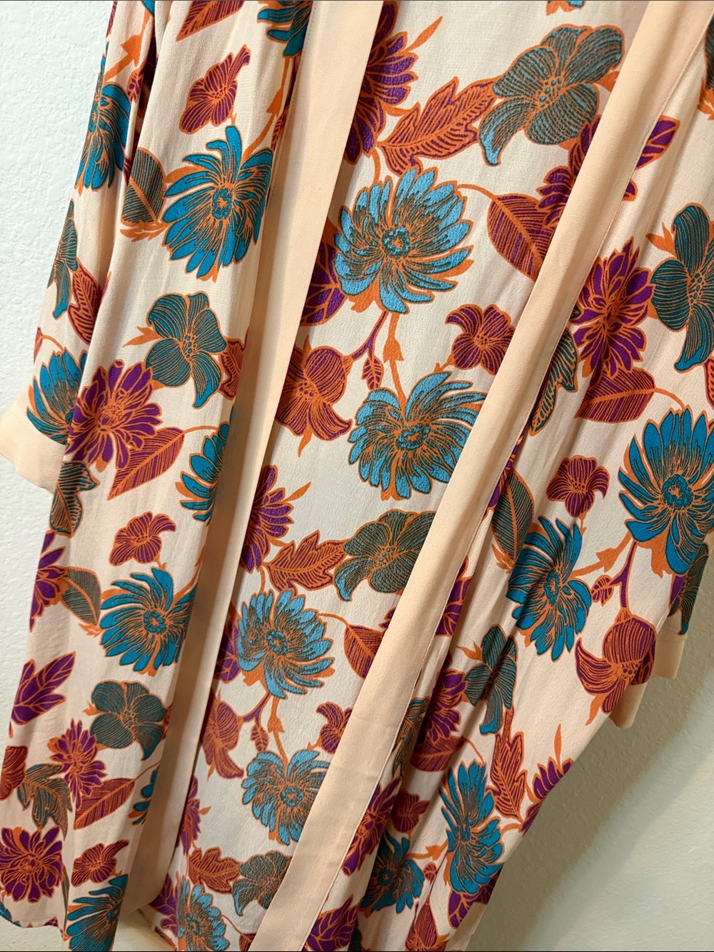 Floral Duster Cardigan in Peach with Teal and Rust Flowers - Picture 3 of 4